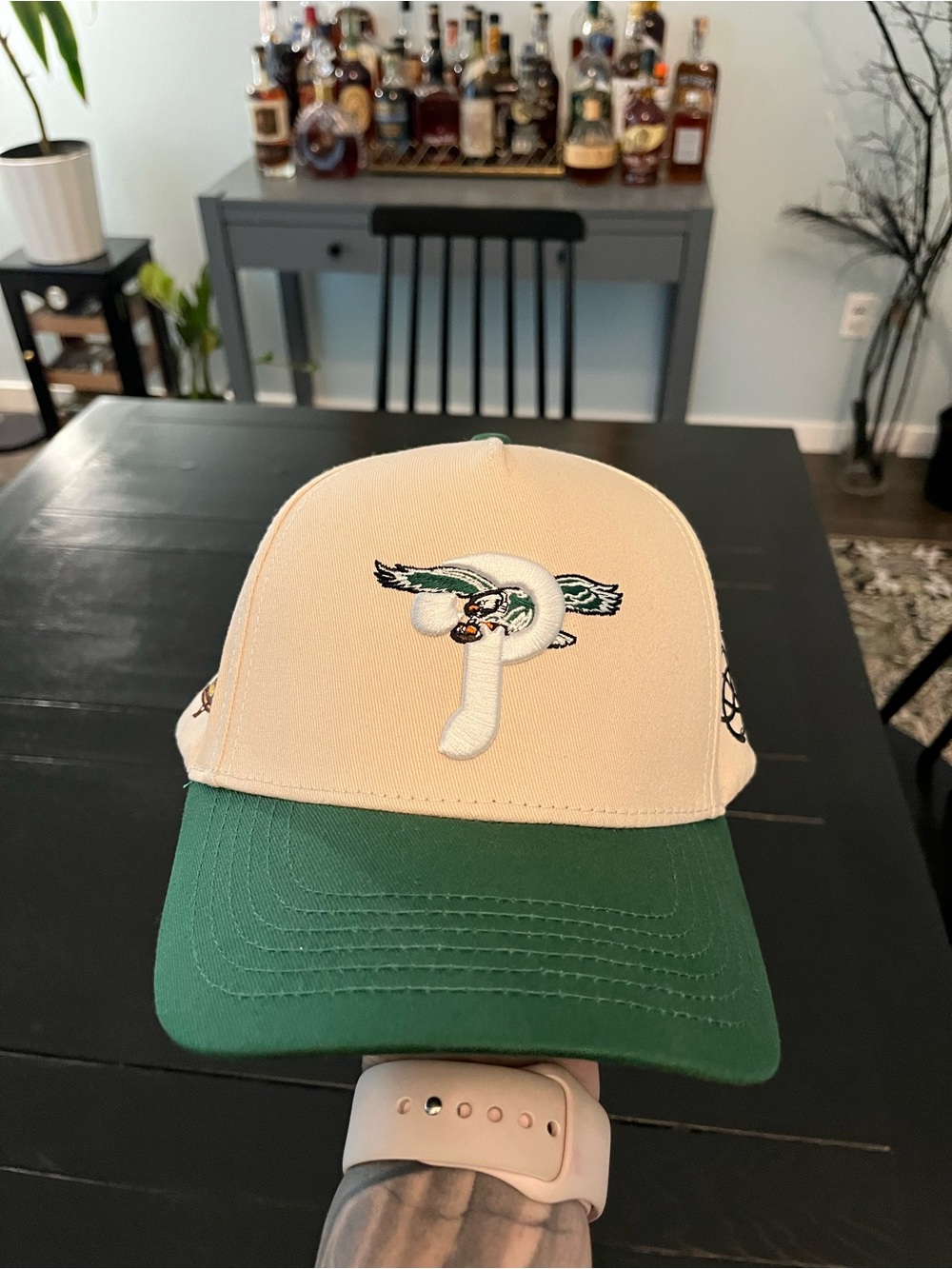 NFL Two-Tone Snapback Cap - Cream Crown & Green Bill